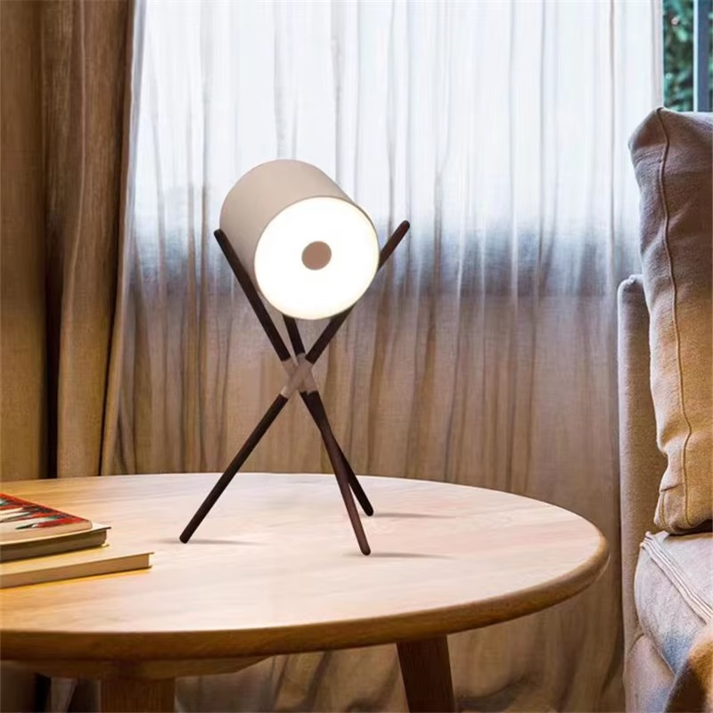 Eleganza Naturale con Lampada da Terra in Legno