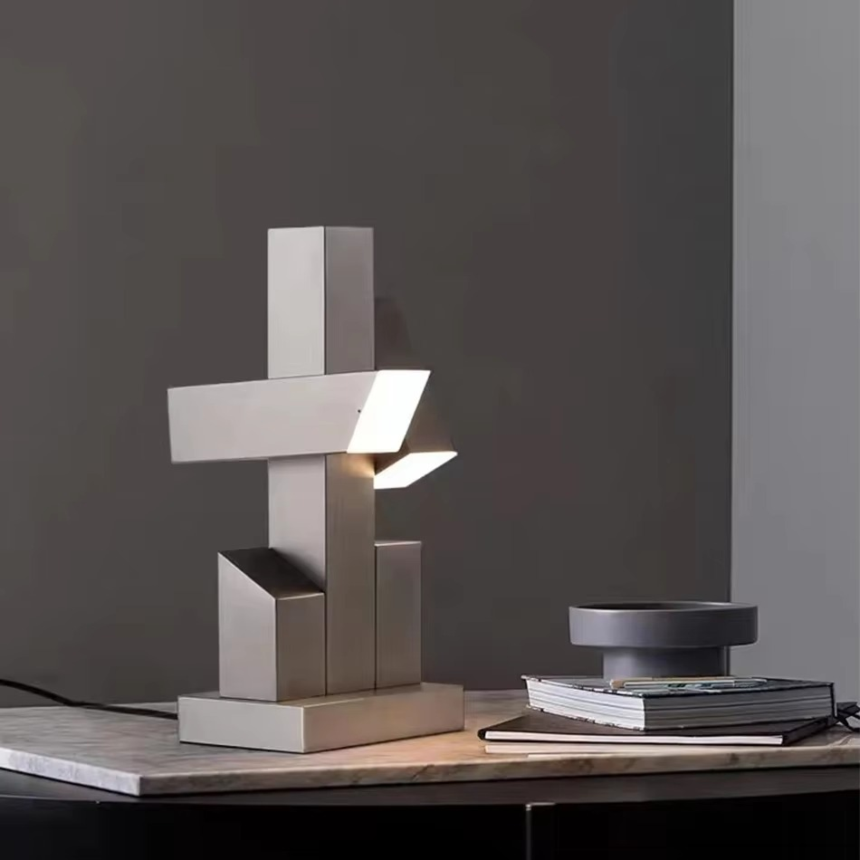 Atmosfera Elegante con Lampada da Tavolo Bauhaus