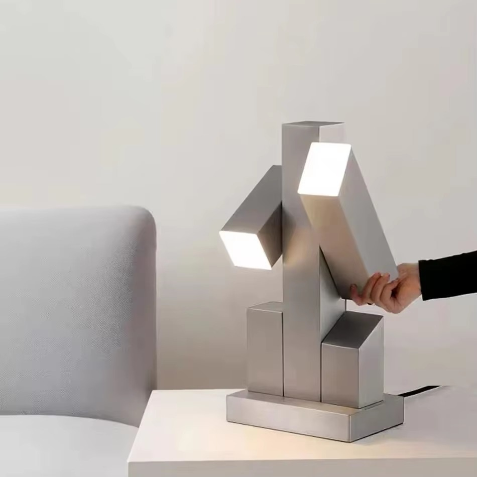 Atmosfera Elegante con Lampada da Tavolo Bauhaus