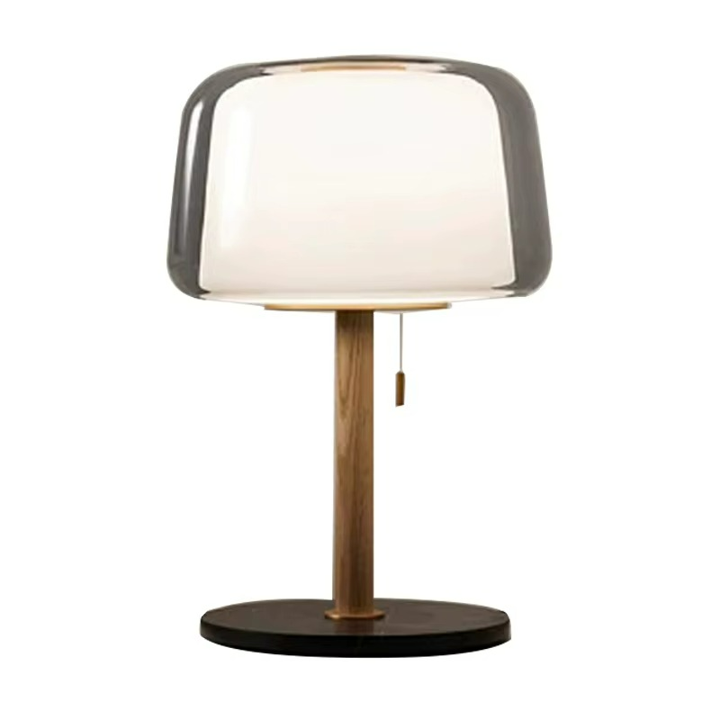 Eleganza Nordica con Lampada da Comodino di Design