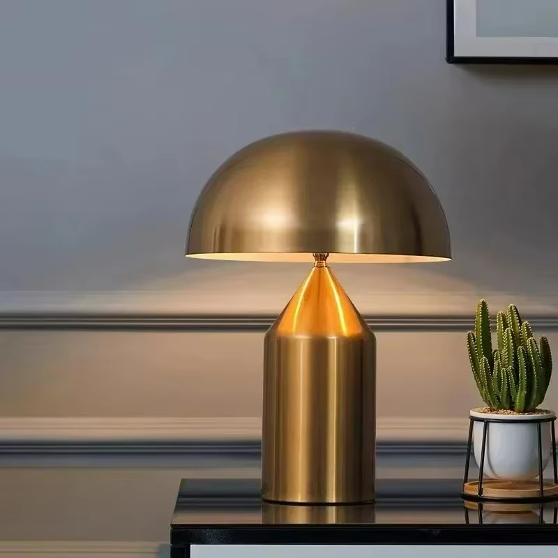 Eleganza Nordica con Lampada da Tavolo a LED "Fungo"