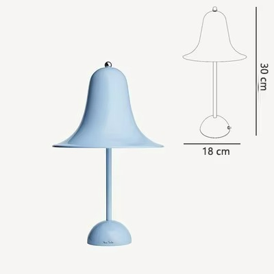 Eleganza Nordica con Lampada da Tavolo a Campana