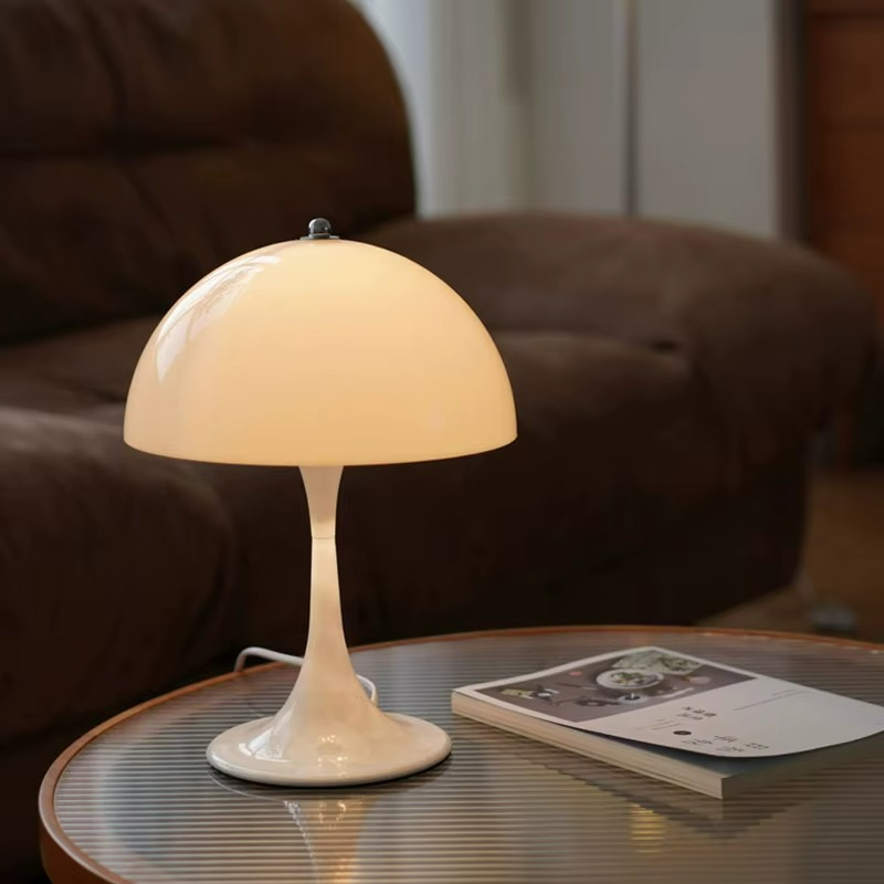 Eleganza Italiana con Lampada da Tavolo a Fungo