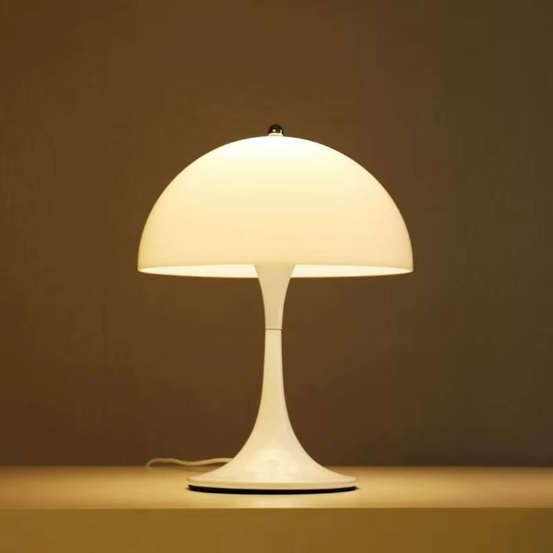 Eleganza Italiana con Lampada da Tavolo a Fungo