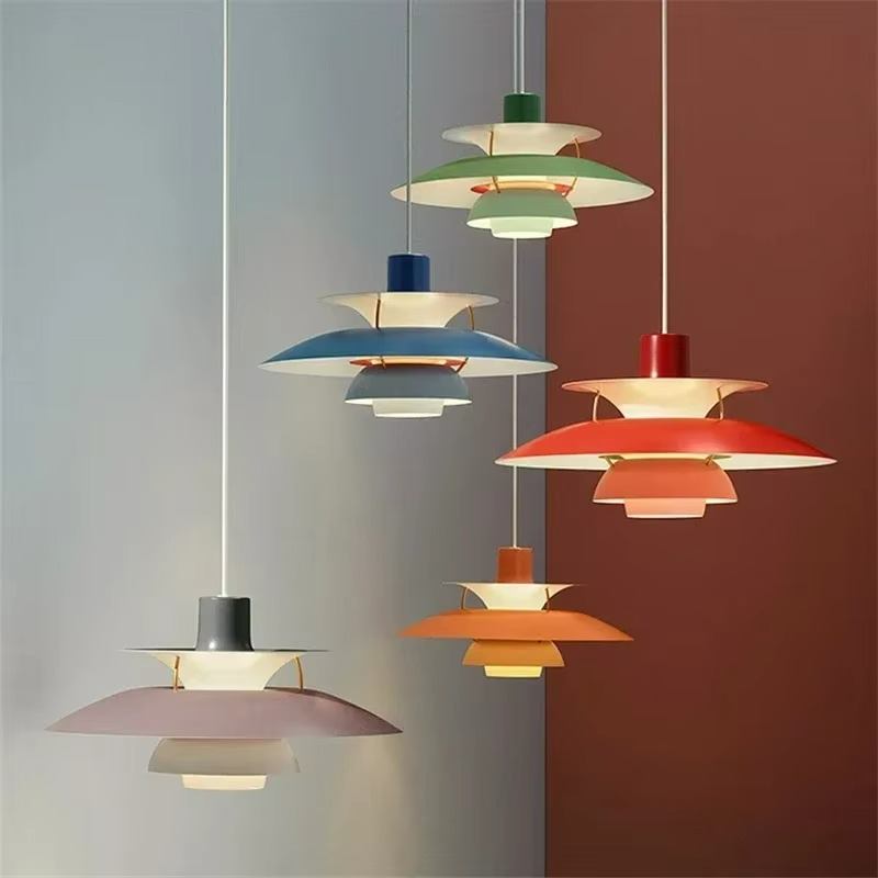 Fascino Danese con Lampadario a Sospensione Colorato