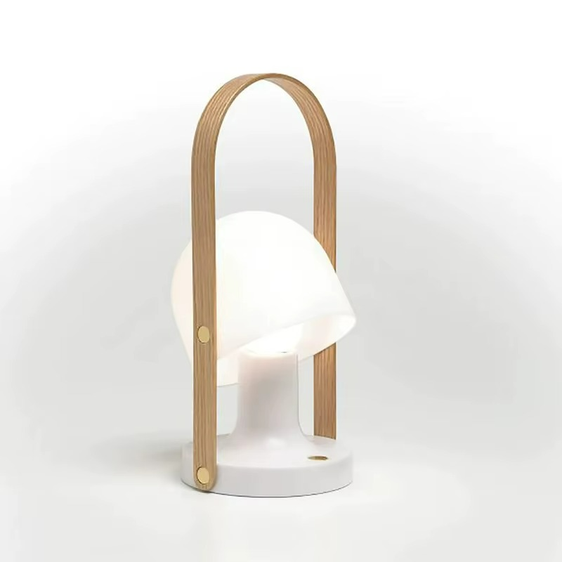Lampada da Tavolo LED in Ferro con Design Elegante: Luce Moderna Senza Confini