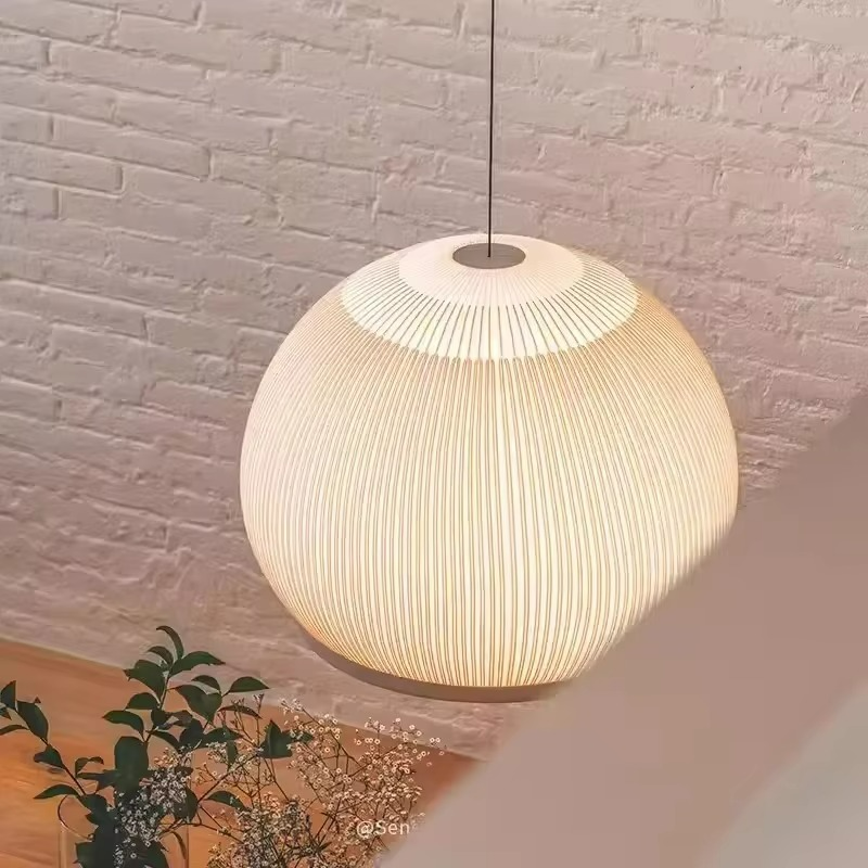 Armonia Nordica con Lampada a Sospensione in Tessuto