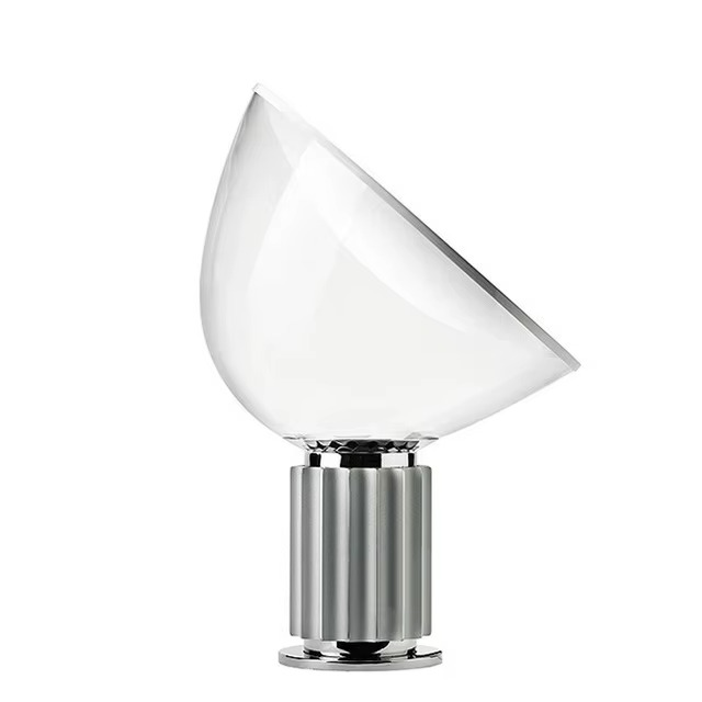 Eleganza Moderna con Lampada da Tavolo Radar