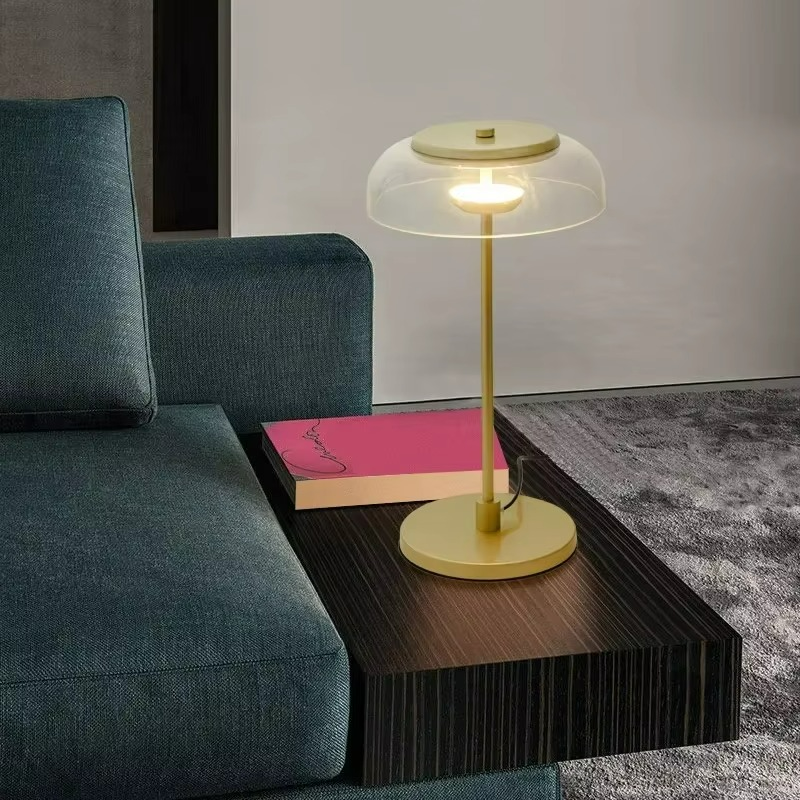 Lampada da Scrivania LED Modernamente Minimalista - Eleganza in Vetro per Ambienti Contemporanei