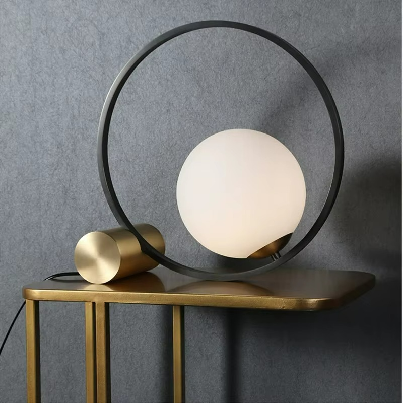 Lampada da Comodino Nordica - Modernità e Creatività per la Tua Camera