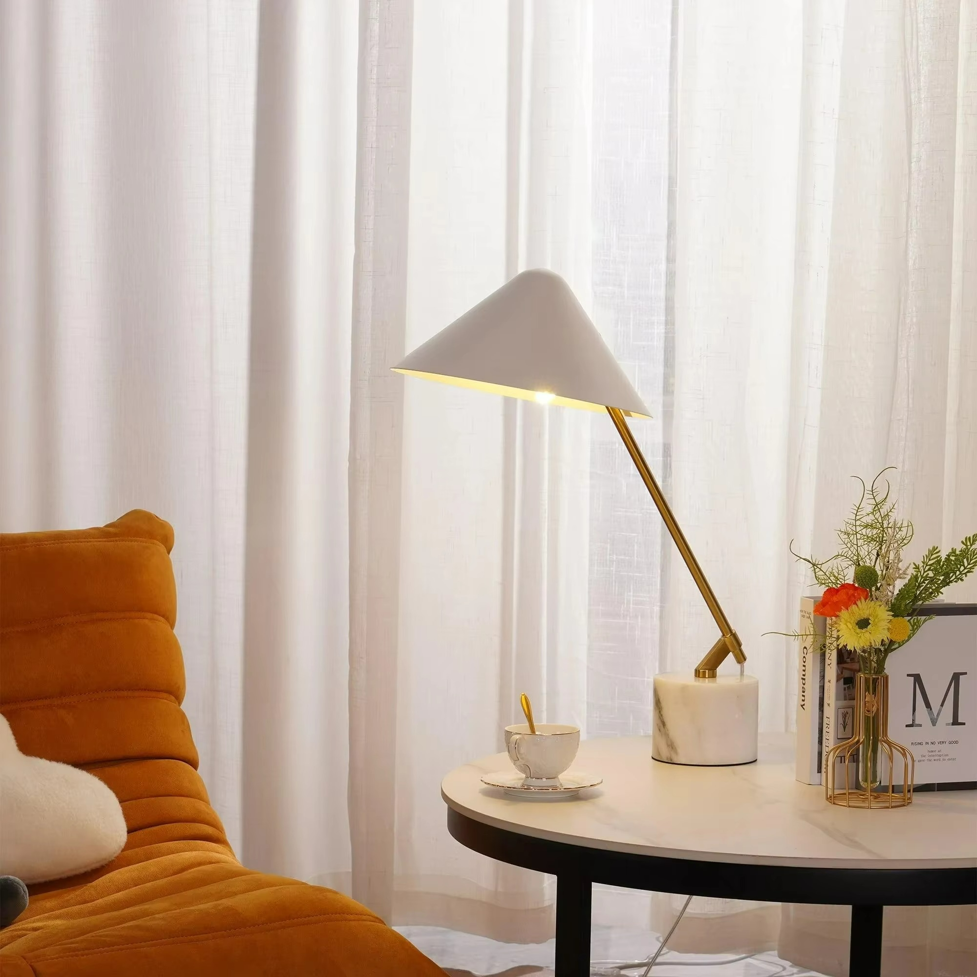 Lampada da Comodino Nordica - Modernità e Creatività per la Tua Camera