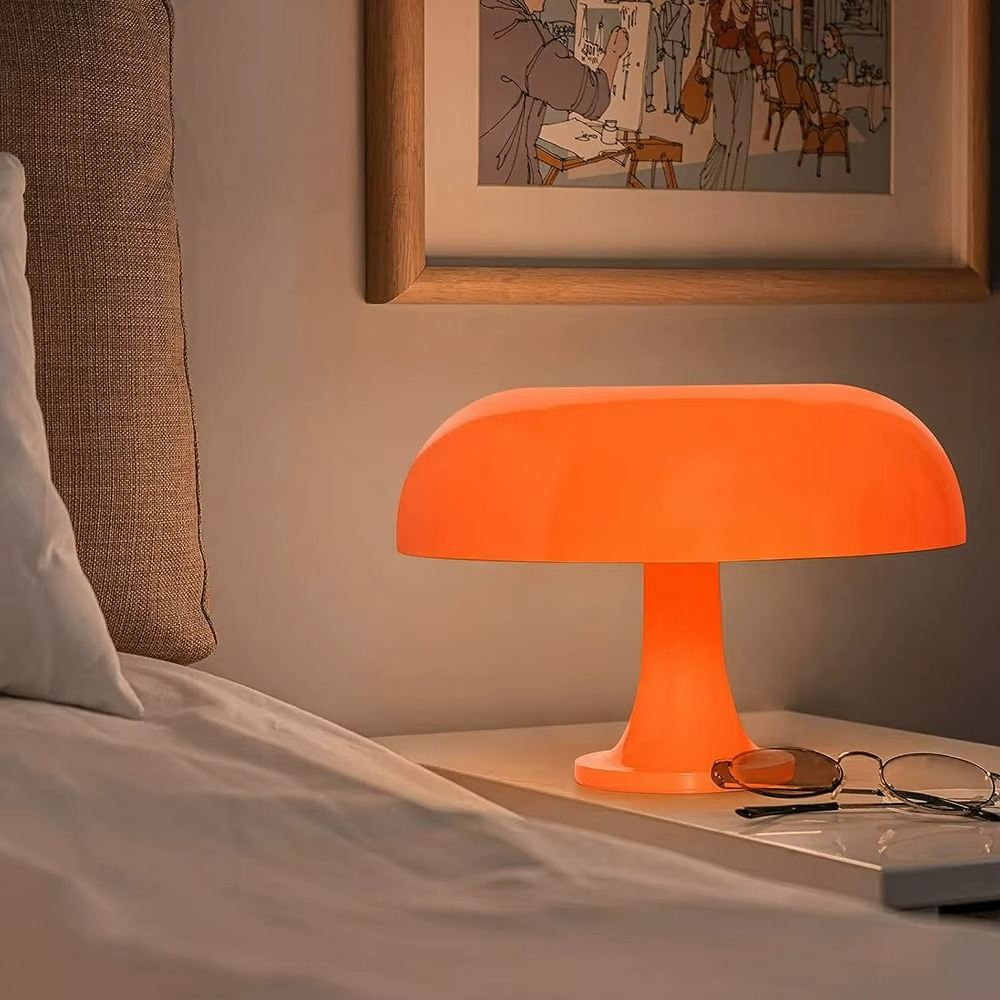 Luce Elegante da Tavolo - Stile Moderno con Paralume in Tessuto