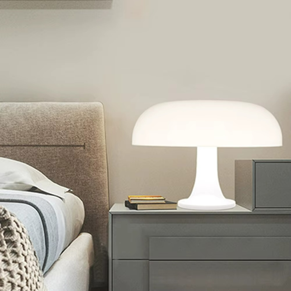 Luce Elegante da Tavolo - Stile Moderno con Paralume in Tessuto