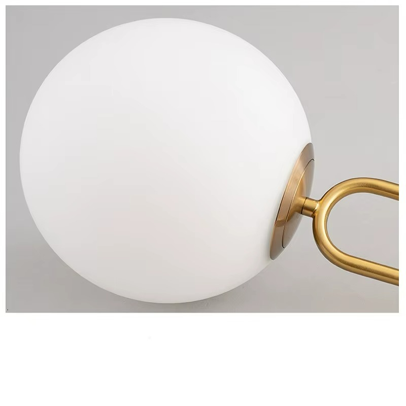 Luce Sferica in Rame - Lampadario Minimalista per Interni Chic