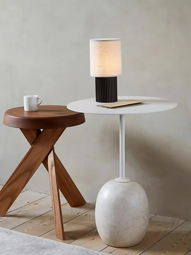 Lampada da Tavolo Ricaricabile Nordica - Atmosfera ed Eleganza Portatile