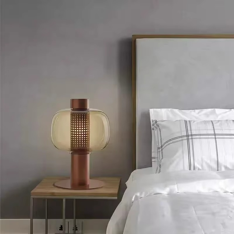 Lampada da Tavolo Bonbori: Design Italiano e Eleganza Moderna