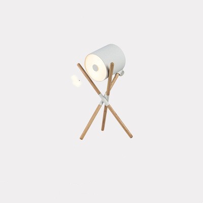 Eleganza Naturale con Lampada da Terra in Legno