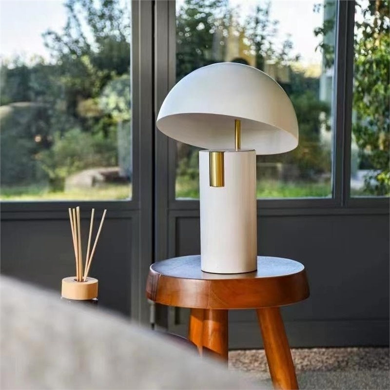 Lampada a Fungo Nordica - Design Moderno per Ambienti Eleganti