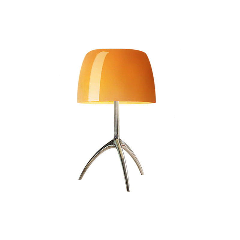 Eleganza Artistica con Lampada da Tavolo Bauhaus
