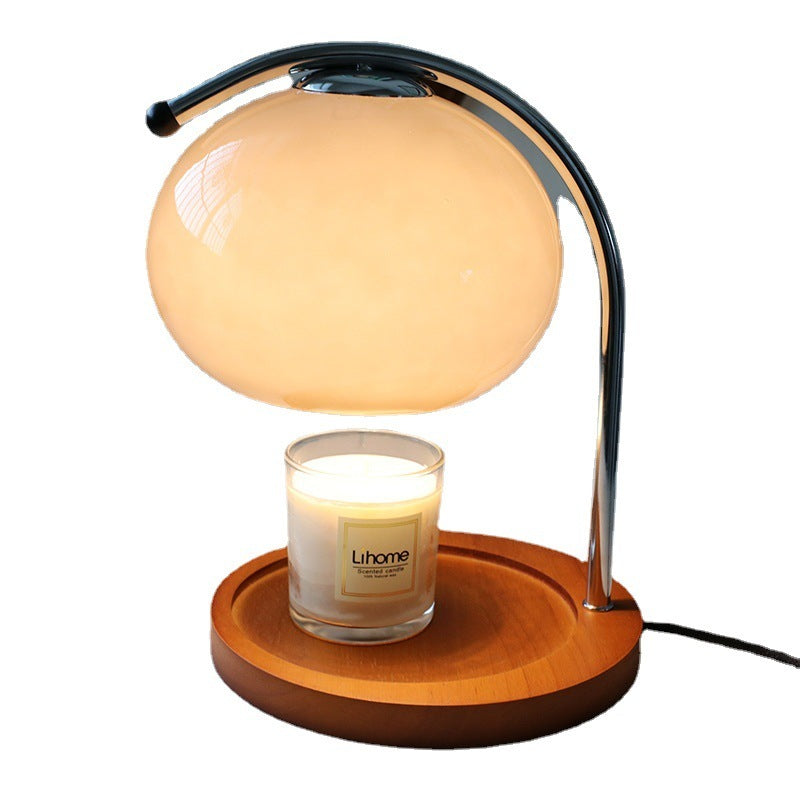 Eleganza Moderna con Lampada da Tavolo in Metallo e Vetro