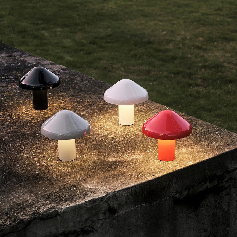 Raffinatezza Nordica con Lampada Decorativa "Mushroom"