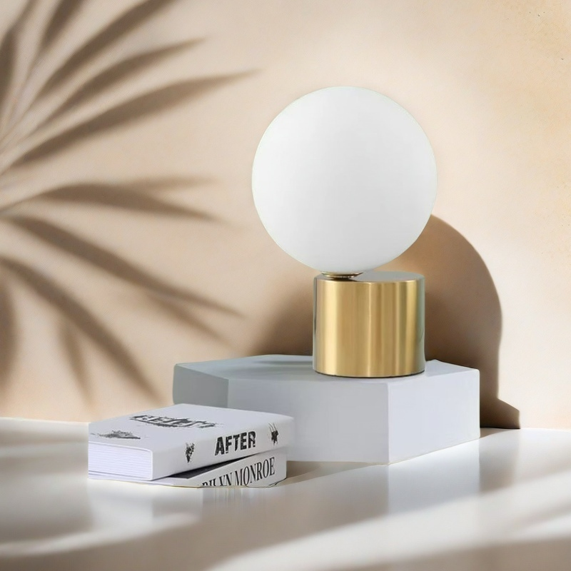 Lampada da Comodino in Vetro e Metallo, Stile Nordico