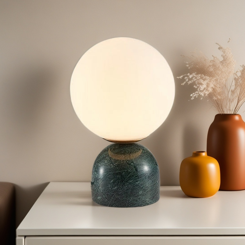 Eleganza in Vetro: La Lampada Perfetta per Ogni Ambiente