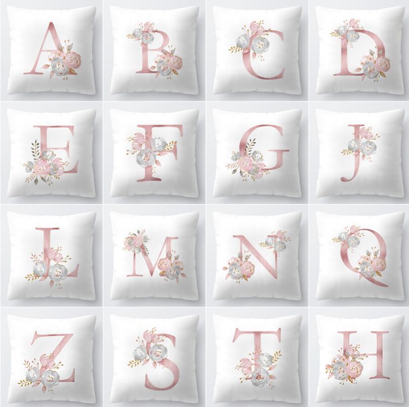 Pillow Letters: Copricuscino in Poliestere con Ricamo di Lettere per una Decorazione Gioiosa