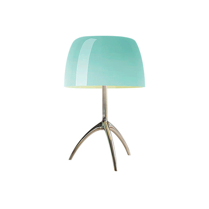 Eleganza Artistica con Lampada da Tavolo Bauhaus