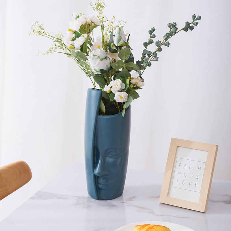 "Elegante Vaso per Fiori: Aggiungi Stile alla Tua Casa"