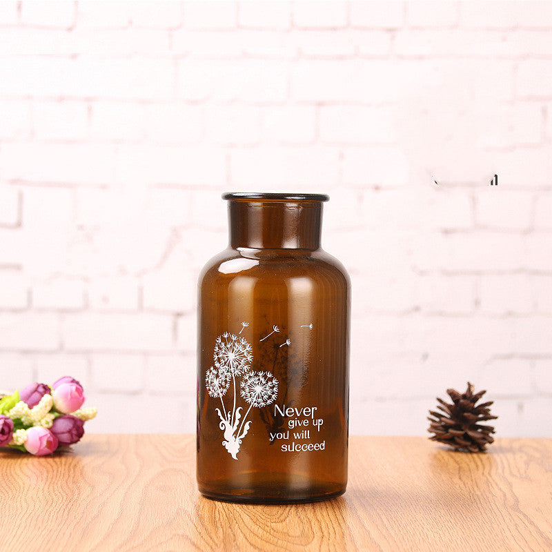 Eleganza Astratta con Vaso Decorativo in Vetro Marrone