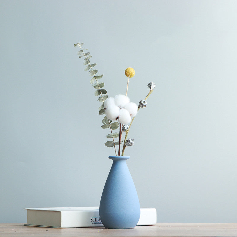Eleganza Creativa con Vaso in Ceramica Nordico