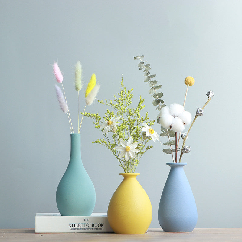 Eleganza Creativa con Vaso in Ceramica Nordico