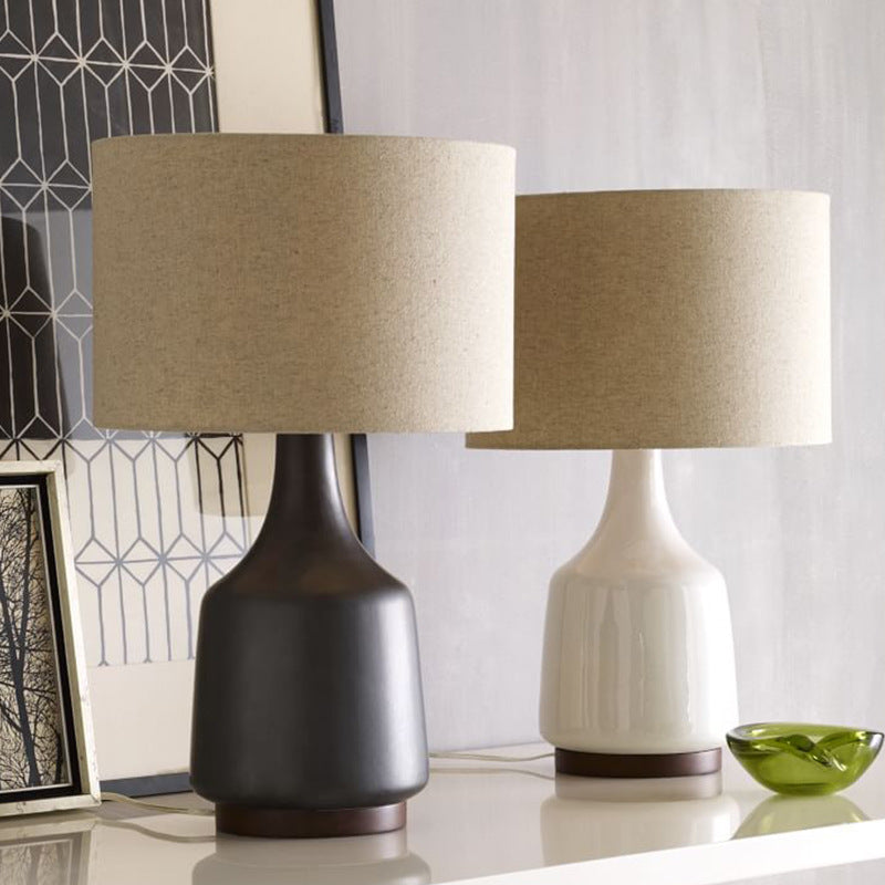 Lampada da Comodino Minimalista - Eleganza Nordica in Ceramica