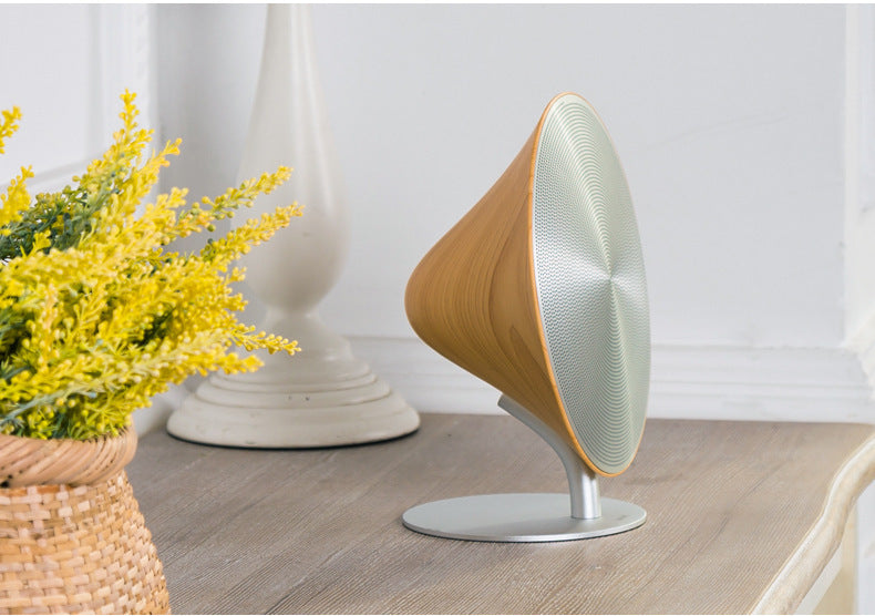 Elegante Subwoofer in Legno - Audio Potente e Design Raffinato