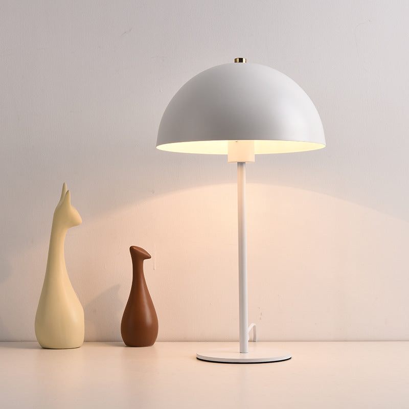 Lampada da Tavolo a Fungo - Eleganza Creativa per la Camera da Letto