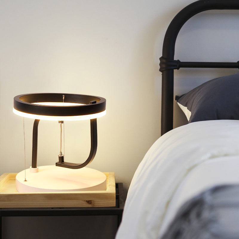Lampada da Comodino LED Moderna - Luce Soffusa e Design Essenziale