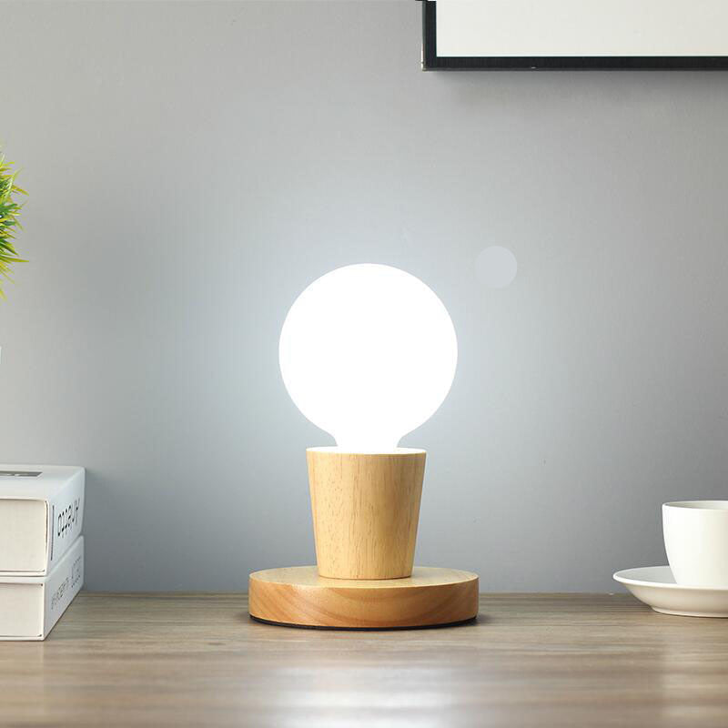 Elegante lampada LED in stile minimalista con base in bambù