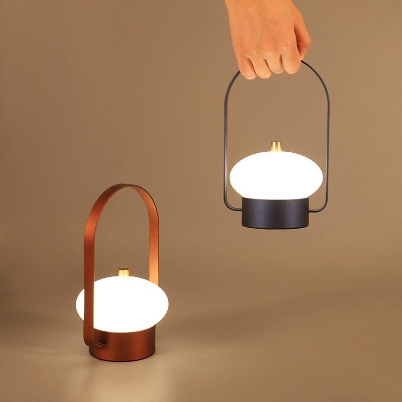 Luci da Tavolo Decorative: Luminosità e Stile Ovunque Tu Vada