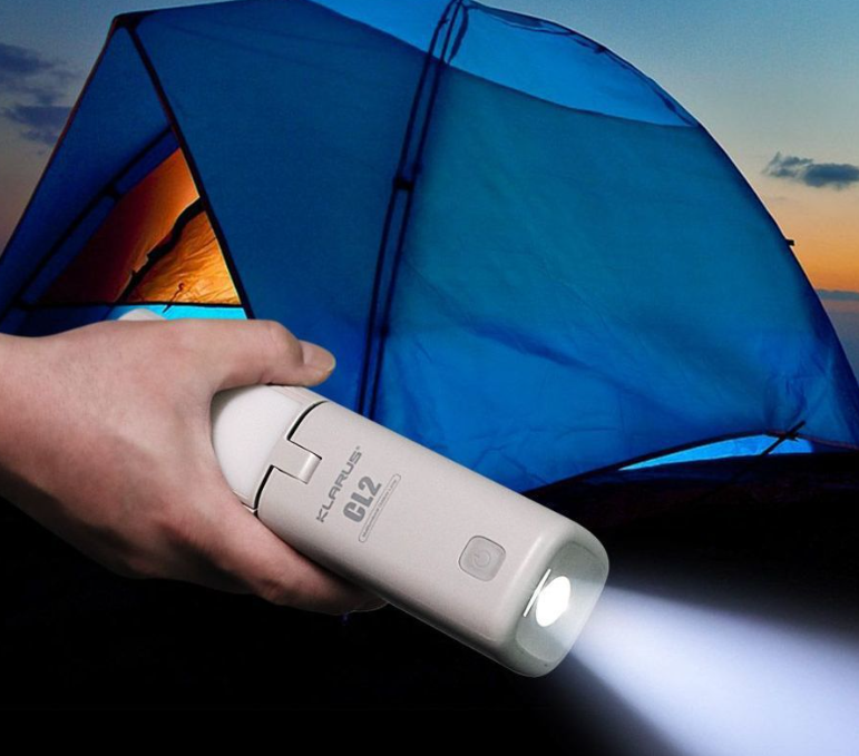 Illuminazione Versatile per Avventure Outdoor