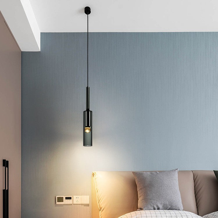 "Lampadario da Comodino Italiano Minimalista: Eleganza e Luminosità per la Tua Camera da Letto"