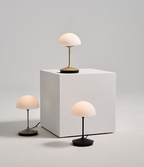Lampada Decorativa a Fungo - Eleganza Contemporanea per Uffici e Spazi Creativi