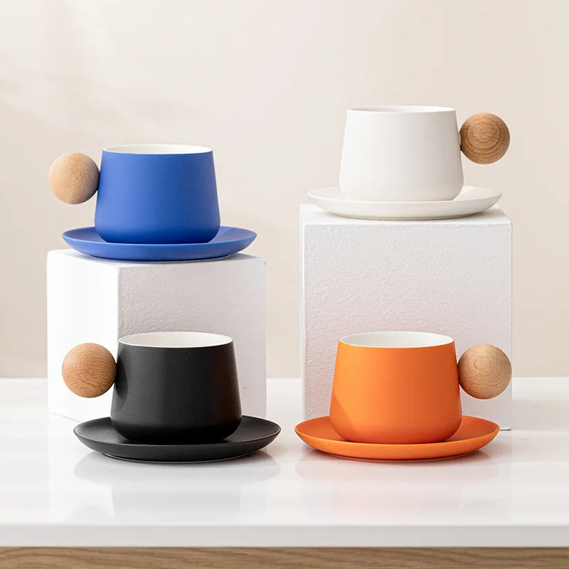 Tazza da Caffè con Manico in Legno: Eleganza e Comfort in Ogni Sorso