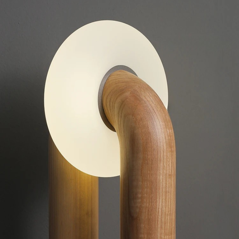 Lampada da Tavolo LED in Legno Massello – L'Arte della Luce che Dona Calore alla Tua Casa