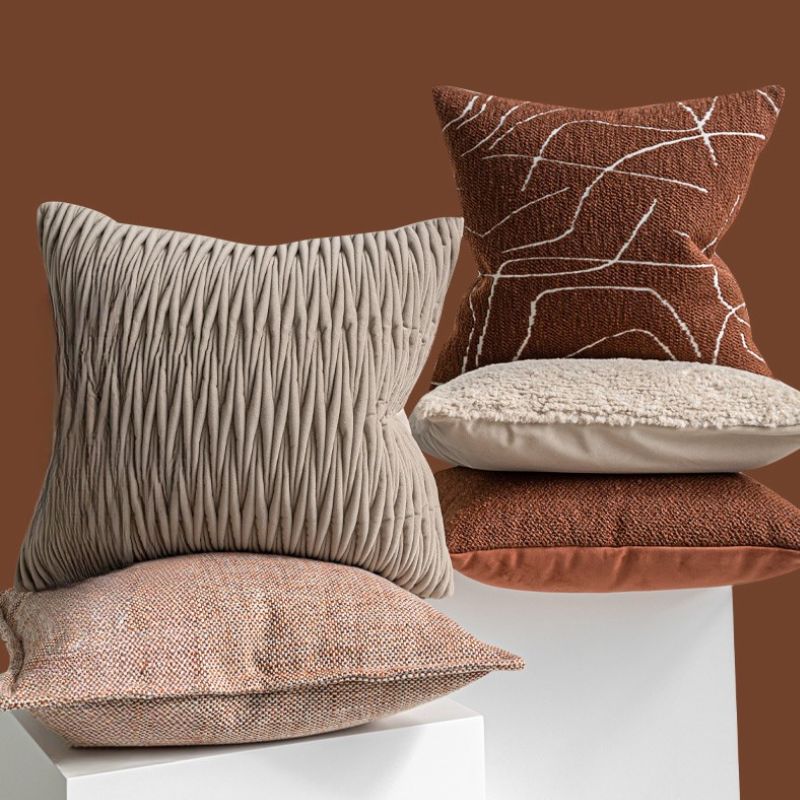 Cuscino Linea Artistica per Divano: Aggiungi Arte e Comfort al tuo Soggiorno