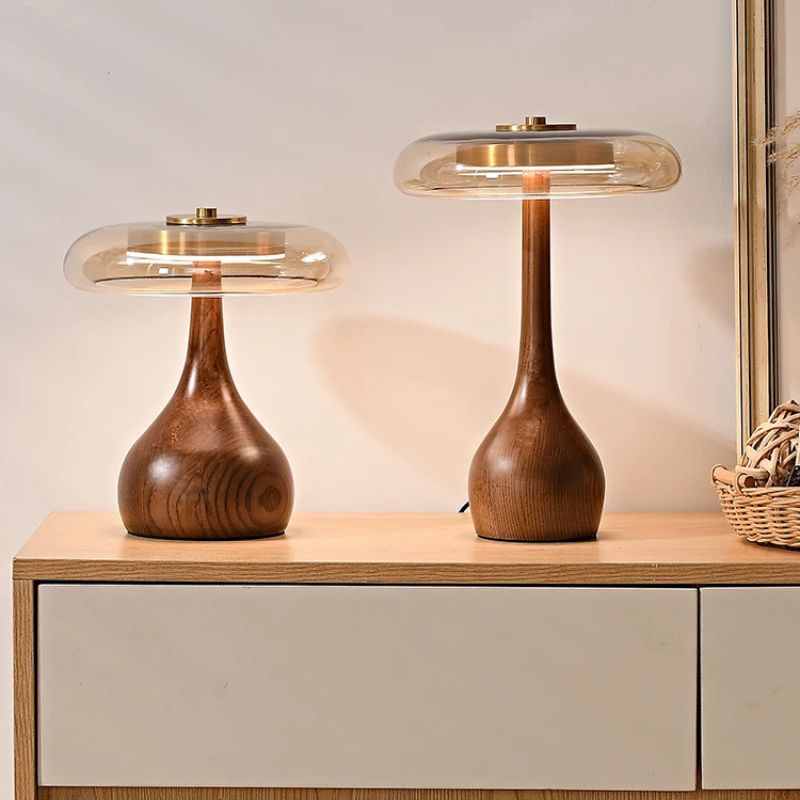 Lampada da Tavolo in Vetro e Noce - Eleganza e Raffinatezza per Ogni Ambiente