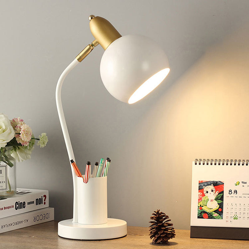 Lampada da Tavolo Creativa con Portapenne Nordic: Stile e Funzionalità