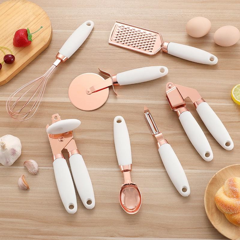 Set Utensili da Cucina in Acciaio Inossidabile Placcato Rame: Eleganza Funzionale nella tua Cucina