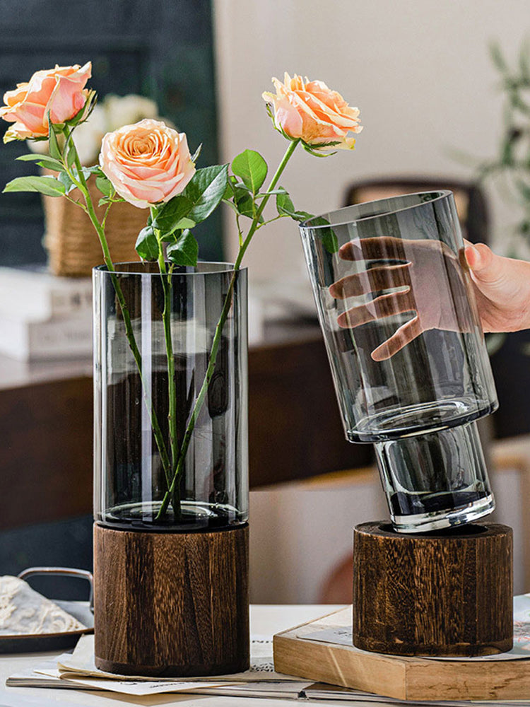 Eleganza Luminosa: Vaso in Vetro di Lusso con Base in Legno - Creatività Incandescente