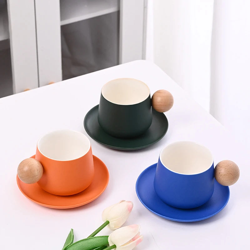 Tazza da Caffè con Manico in Legno: Eleganza e Comfort in Ogni Sorso